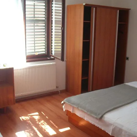 Guest house Maca *