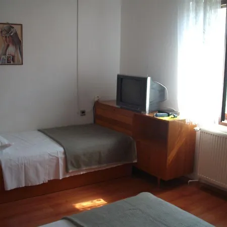 Maca Guest house *